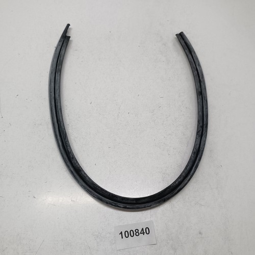 Right glass scraper - glass, gasket