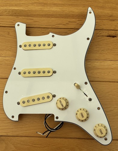 Fender strat ply - pre, wired