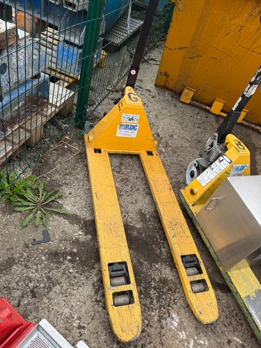 Low profile hand pallet - low, truck
