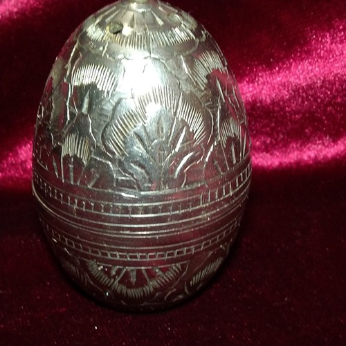 Silvertone engraved egg shaped - silvertone,