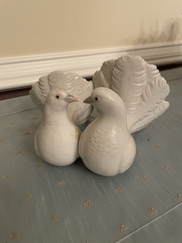 Lladro couple doves - doves, kissing