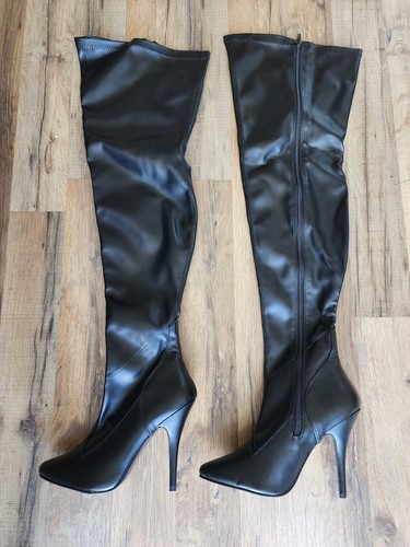 Pleaser seduce 3050 women - pleaser,