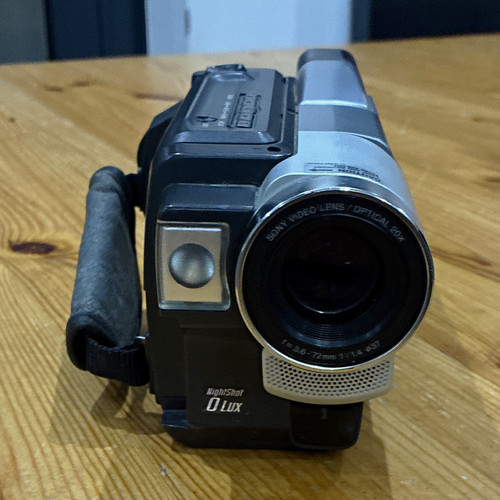 Sony handycam ccd tr728e hi8 - handycam,