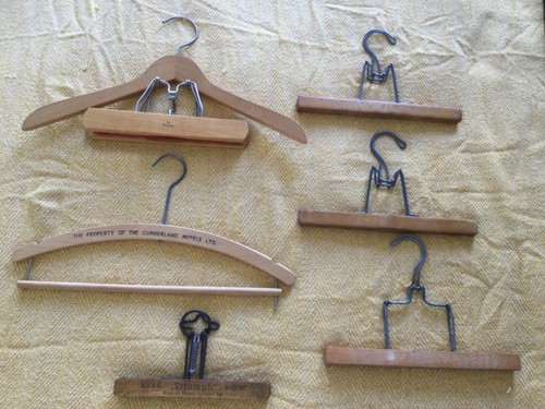 Vintage wooden hangers - ,