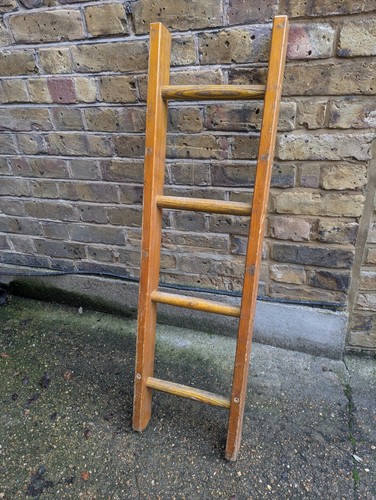 Vintage wood 4 rung - (1),