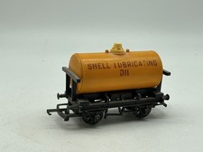 B5105 Tri-ang Yellow Shell