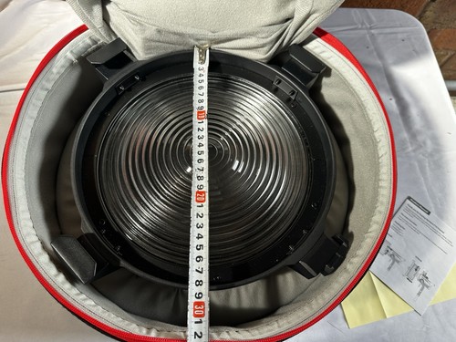 Aputure f10 fresnel lens open - f10,