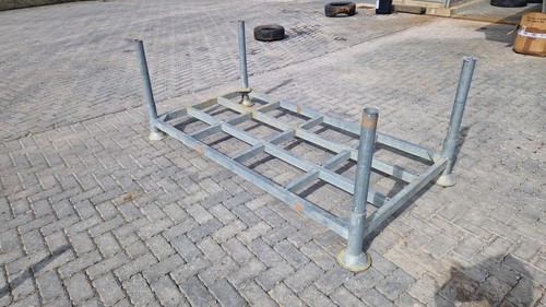 Pole stillage - pole,