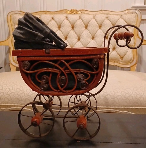 Small antique dolls - , pram