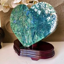 10.05LB Natural green aquatic plant heart-shaped crystal specimen