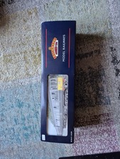 Bachmann OO Gauge Class 108 DMU 2 CarBR Green With Speed Wiskers And Dcc Fitted