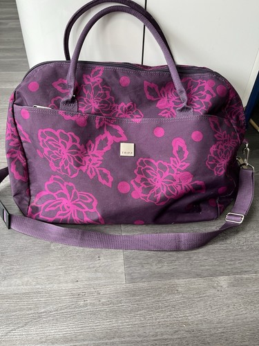 Tripp purple floral holdall - purple,