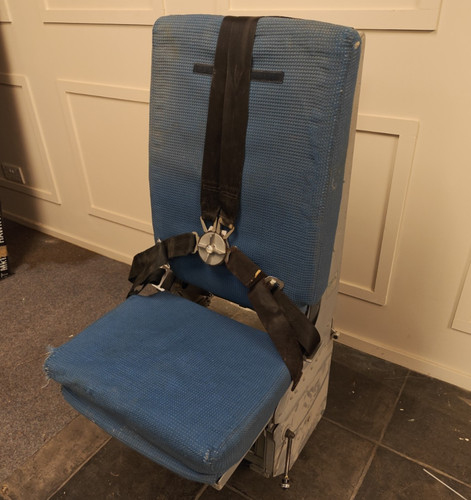 Forward facing observer seat - forward,