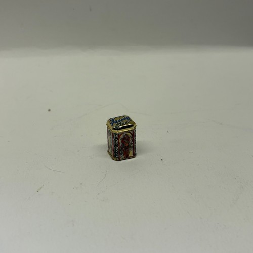 Scale dolls house - 1:12,