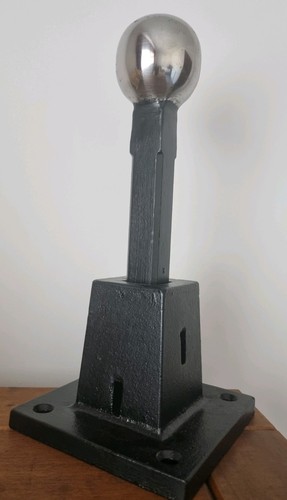 Large ball stake and - stake,