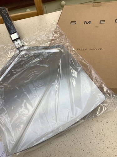 Brand new smeg pizza - smeg, shovel