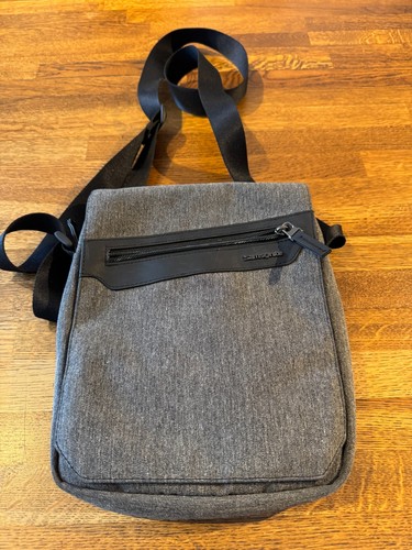 Samsonite travel pouch bag