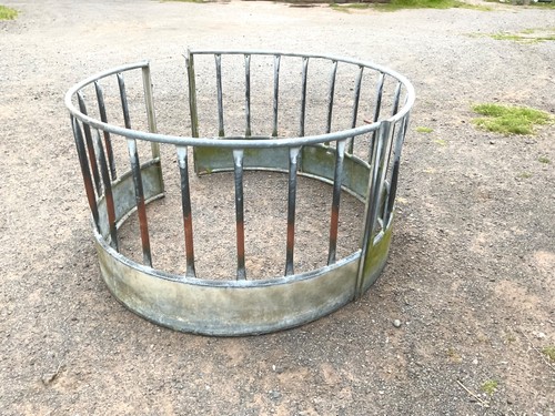 Horse balemate round bale - balemate, hay