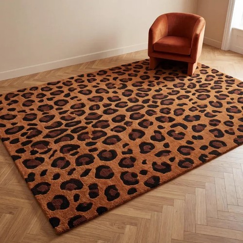 Hand tufted leopard - hand,