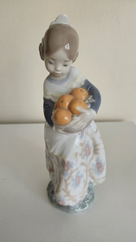 Lladro 4841 valencian girl - lladro,