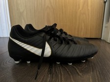 Nike Tiempo Size 7 Moulded
