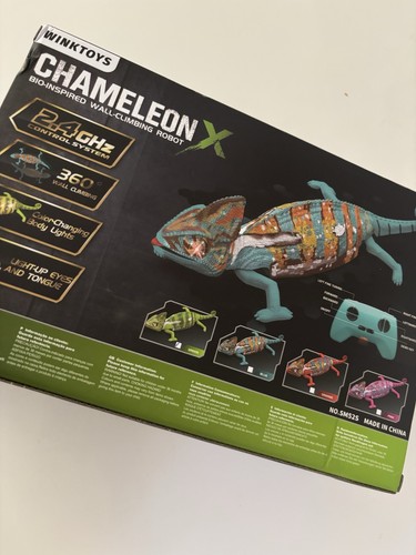Crawling wall chameleon - crawling, toy