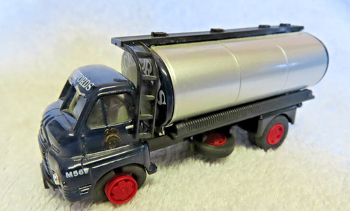 Vanguards bedford tanker - vanguards,