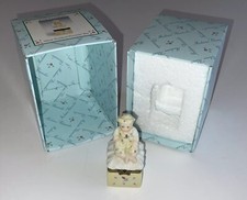 New In Box. Madame Alexander YELLOW ROSEBUD PORCELAIN HINGED BOX #90615 XOXO.