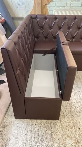 Restaurant booth seating - restaurant,