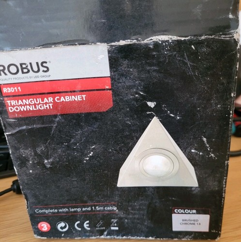 Robus triangular cabinet - triangular,