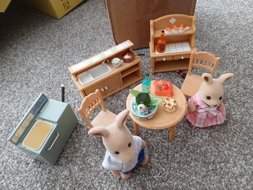Sylvanian families kitchen - families.,