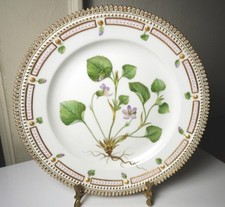 Royal Copenhagen FLORA DANICA 3550 Luncheon Plate, Wonder VIOLET, 1st Qual, Mint