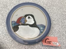 Highland Stoneware Scottish Pottery. Plate/Wall Hanging 15.5 cms Puffin (g)