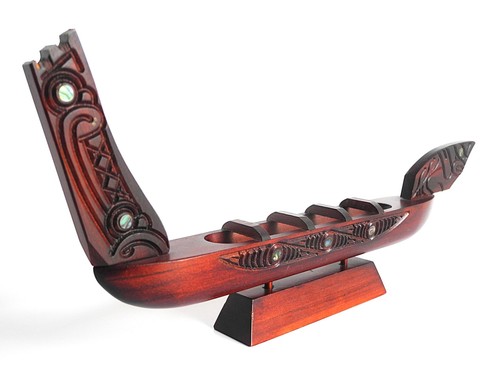 Maori war canoe - canoe, hand