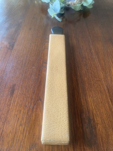 Antique vintage razor - razor, strop