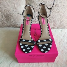 BETSEY JOHNSON black white