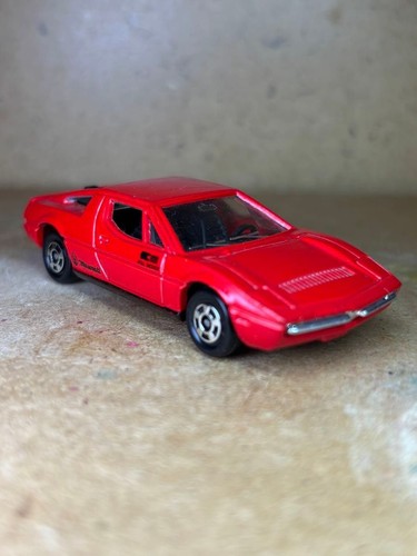 Tomica maserati merak no - tomica,