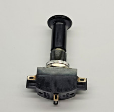 VINTAGE  BULGIN  HAZARD SWITCH PUSH / PULL   PART  NUMBER  UD20714