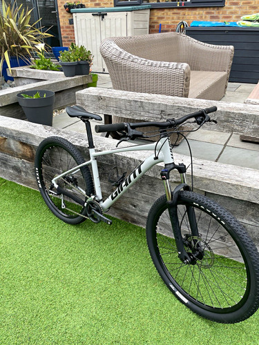 Giant mountain bike tallon - bike,