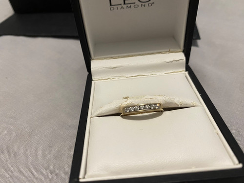 18ct white gold diamond ring
