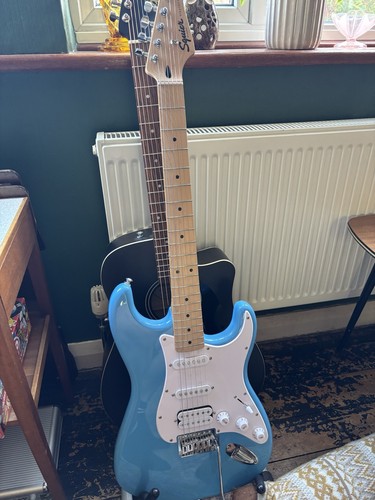 Squier sonic stratocaster - squier, hss