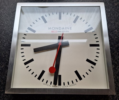 Mondaine swiss railway clock - mondaine,