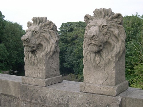 Pair huge lion gatekeepers - huge,