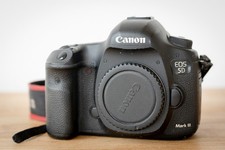 Canon EOS 5D MK III Digital DSLR Camera Body