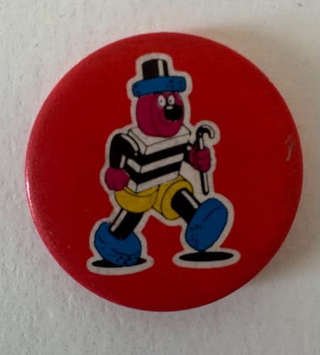 Vintage bertie bassett - bassett, badge