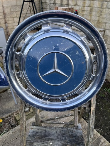 Mercedes benz w123 wheel cover - mercedes-benz,