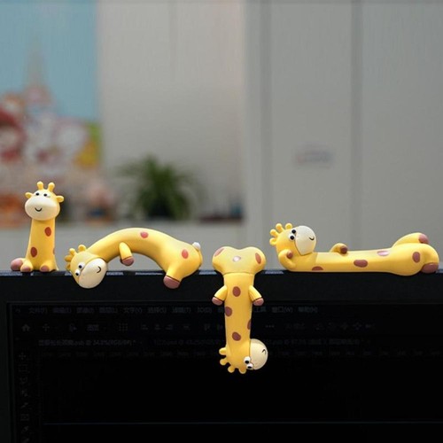 Car screen figurine giraffe - car,