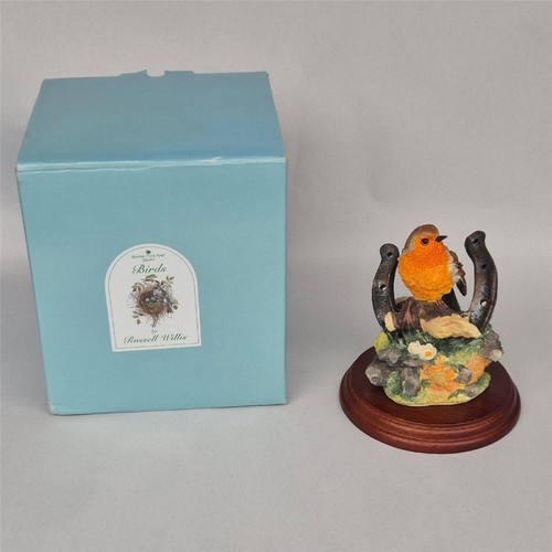 Border fine arts robin on - ,