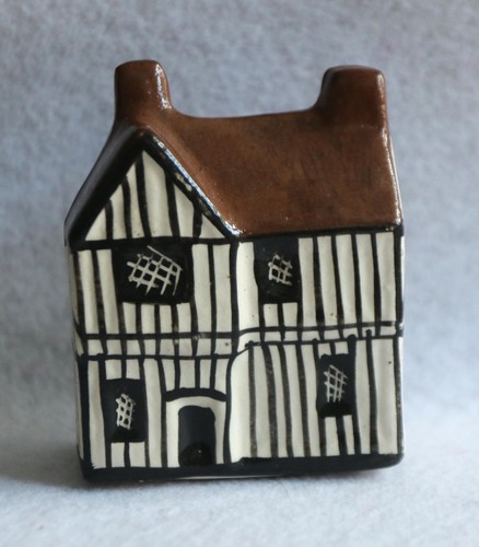 Vintage mudlen end cottage - mudlen,