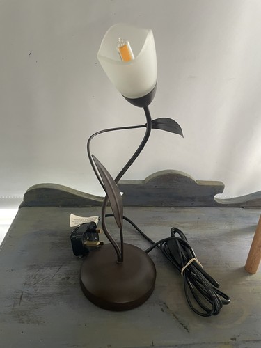 Metal tulip table lamp - ,